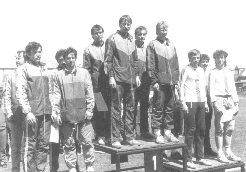 3 štafeta 1988, 1. Uherské Hradiště, 2. HK (vlevo), 3. Mladá Boleslav.jpeg