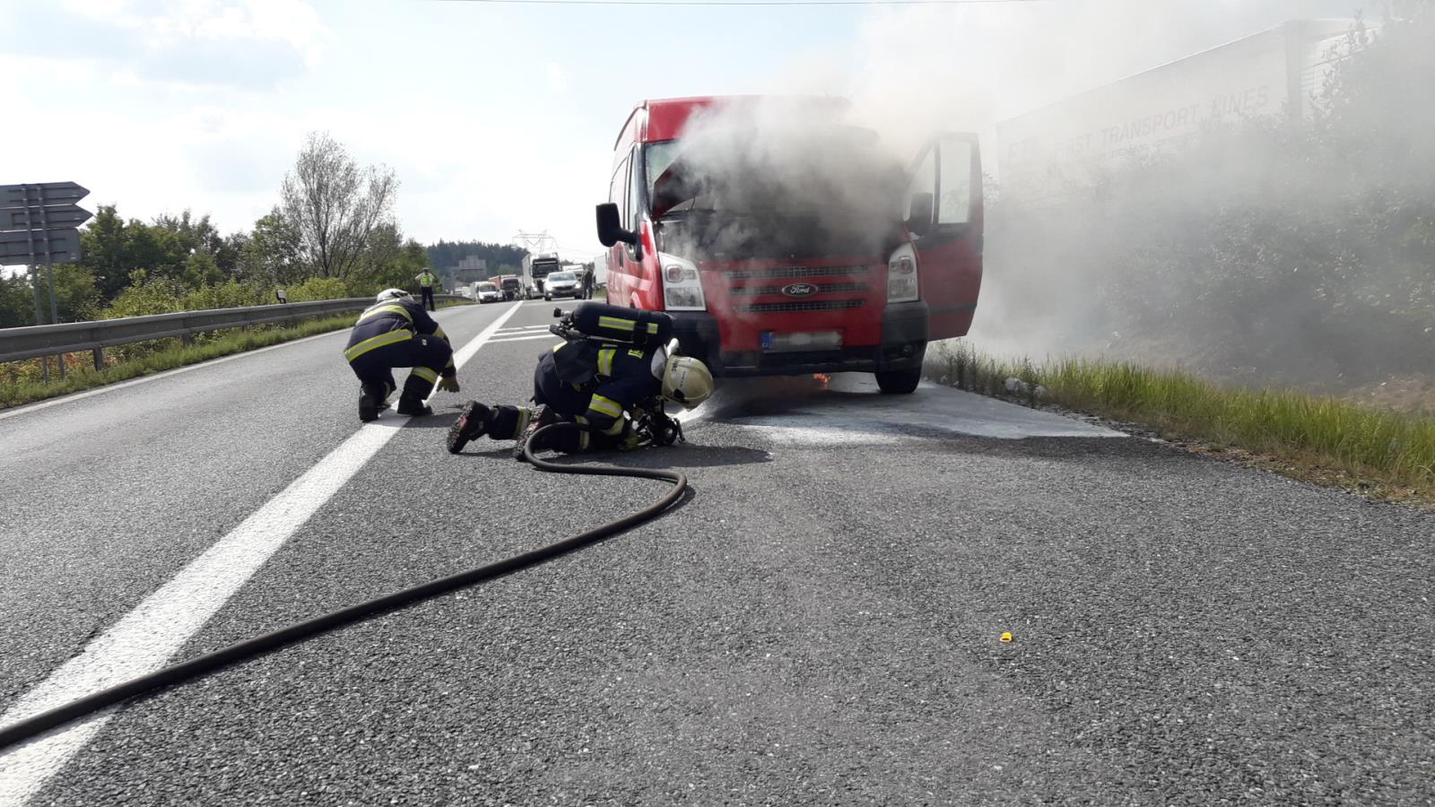 6_9_2018 Požár D5 u sjezdu ejpovice (1).jpg