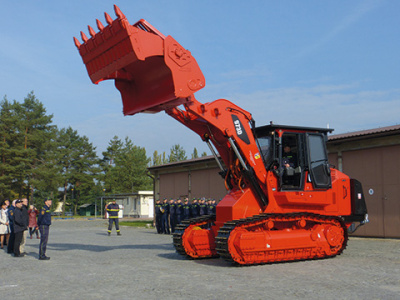 Nově pořízená technika - speciálně upravený pásový nakladač CAT 973D